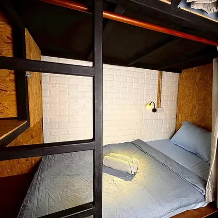 Cozy Bb Retreat In Bangkok Noi With Modern Comforts